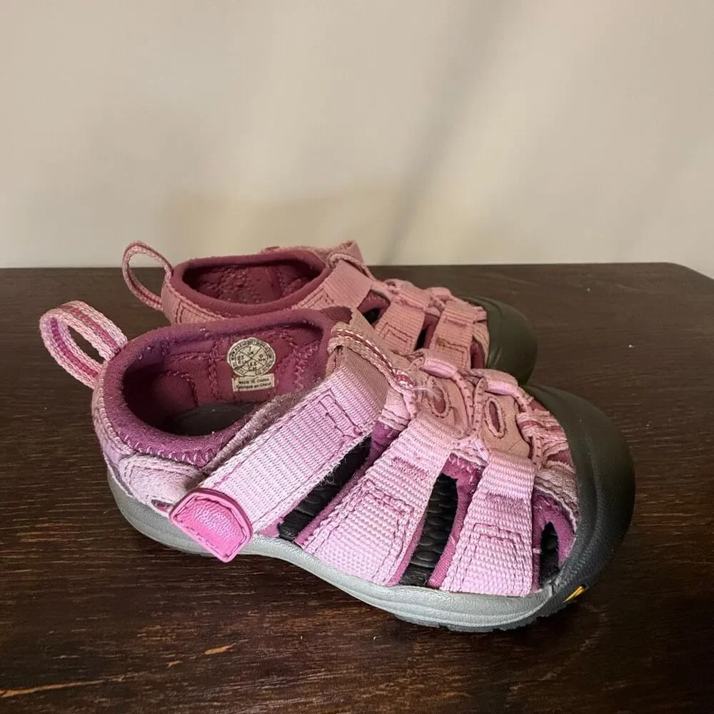 Keen pink gray toddler sandal size 7–5 inches